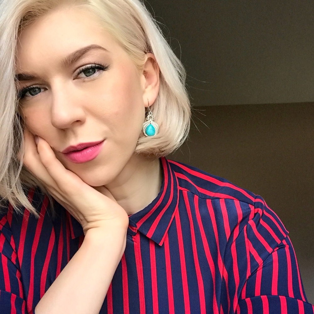 Meet your Posher, Tess! Aka Modern Bombshell.